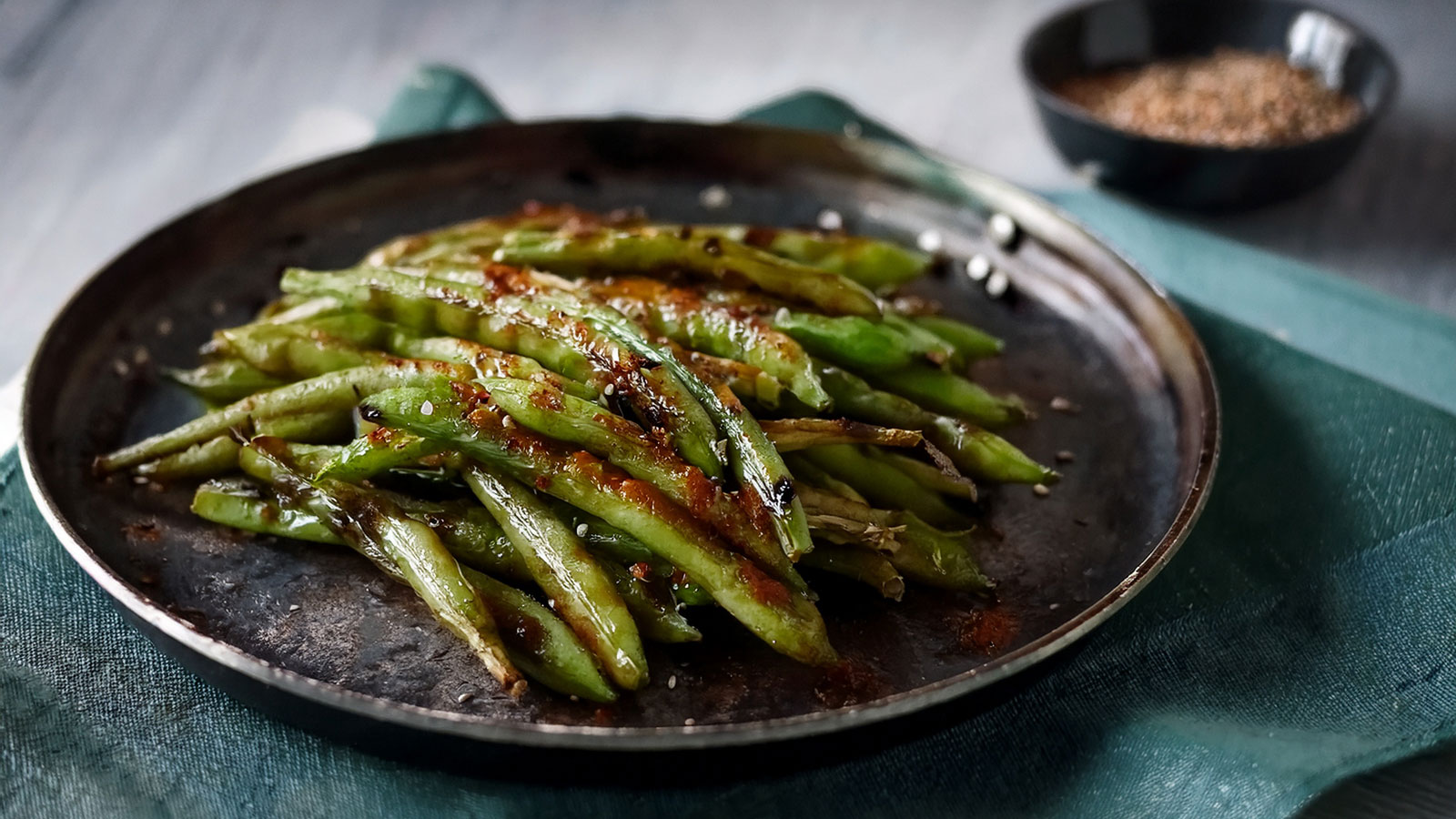 Geroosterde sperziebonen uit de airfryer